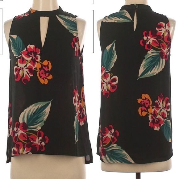 LOFT Tops - LOFT Dark Green Floral Print Peephole Sleeveless Top